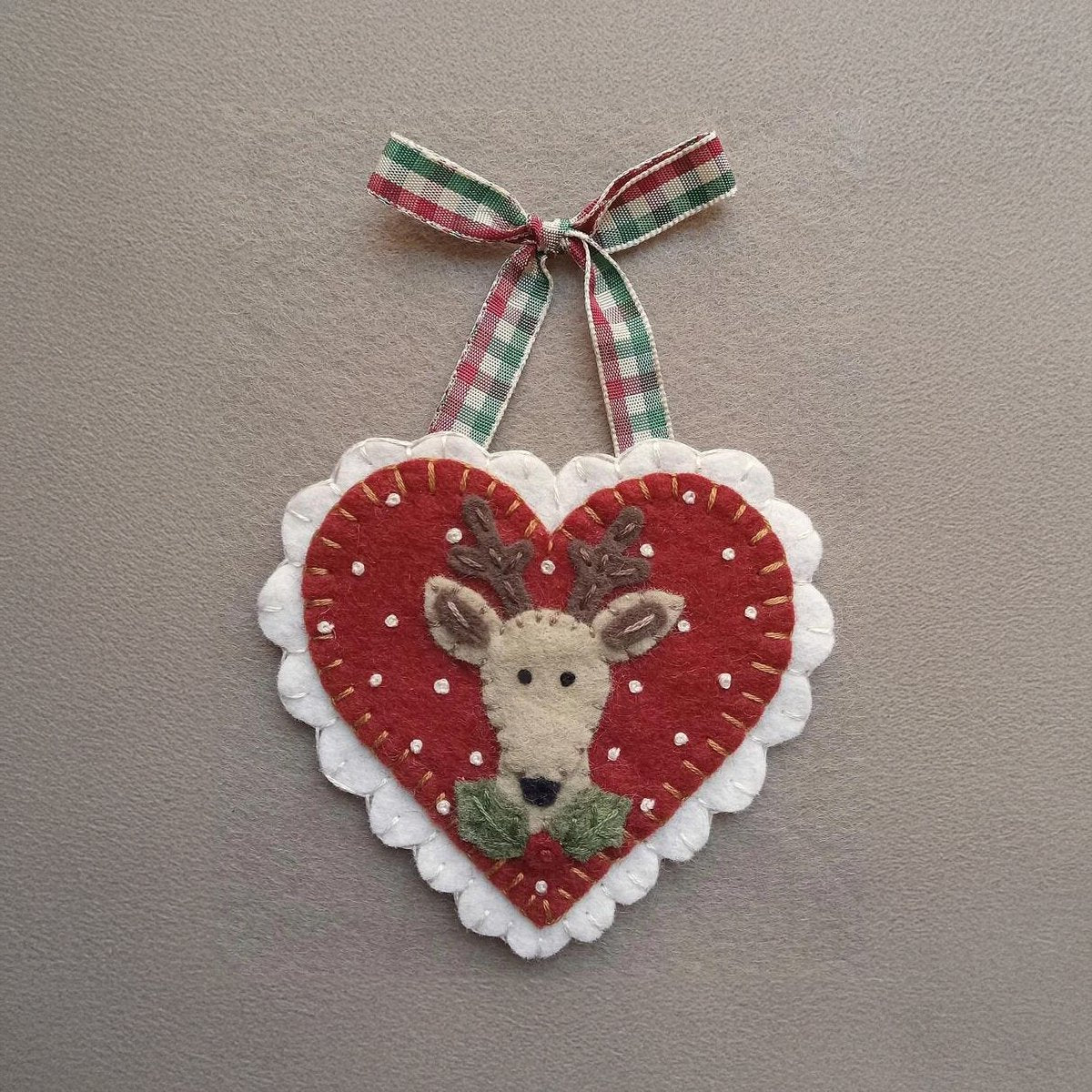 Pre-Cut Wool Blend Felt Holiday Hearts Ornament Kit